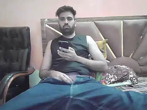 Snapshot of AlexSexMex123 chatting on 10/13/25, 06:37 AlexSexMex123 online show from 10/13/25, 06:37