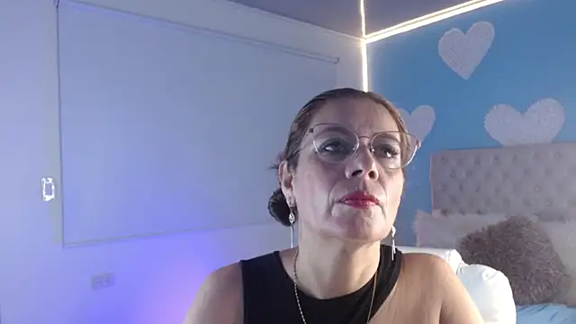 Snapshot of channelsmith_55 chatting on 04/20/26, 01:35 channelsmith 55 online show from 04/20/26, 01:35