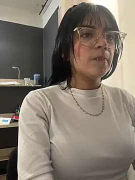 Snapshot of angie_rousse_ chatting on 10/15/25, 01:19 angie rousse online show from 10/15/25, 01:19