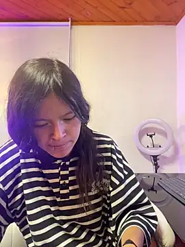 Ninfa pink online show from 11/20/25, 09:58