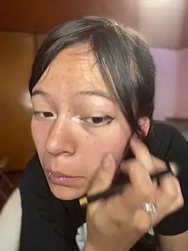 Ninfa pink online show from 12/15/25, 07:41