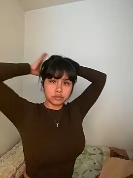 Snapshot of SweetieMariana chatting on 10/17/25, 05:37 SweetieMariana online show from 10/17/25, 05:37