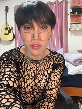 Snapshot of Keyka15 chatting on 02/11/26, 03:56 Keyka15 online show from 02/11/26, 03:56