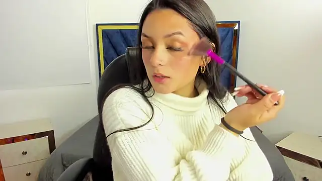 GAbrielaBotero online show from 10/28/25, 11:42