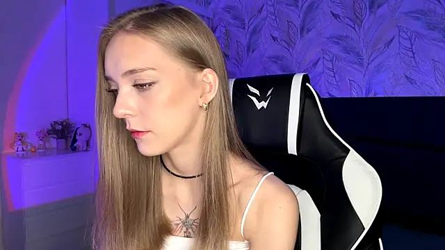 EvaPeace online show from 11/02/25, 04:23