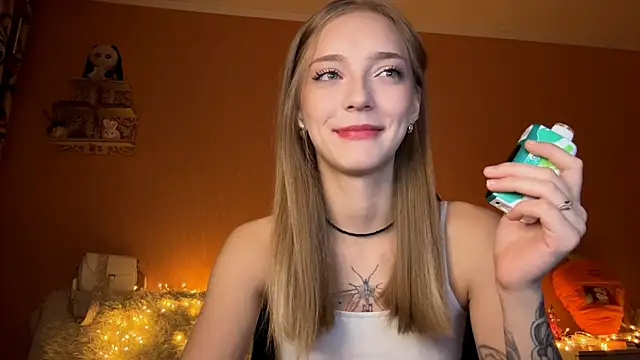 EvaPeace online show from 10/14/25, 04:18