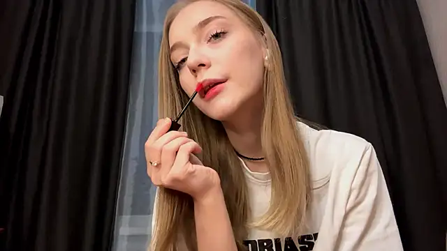 EvaPeace online show from 10/15/25, 07:00