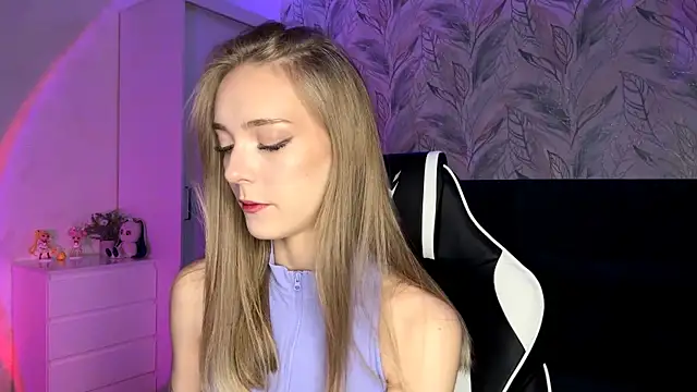 EvaPeace online show from 10/30/25, 05:21