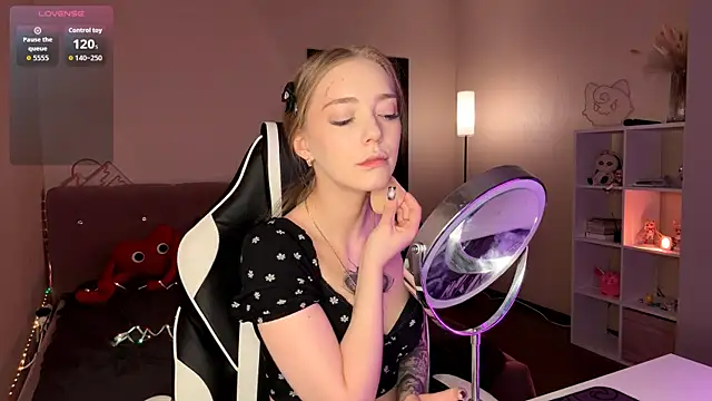 EvaPeace online show from 04/02/26, 01:29