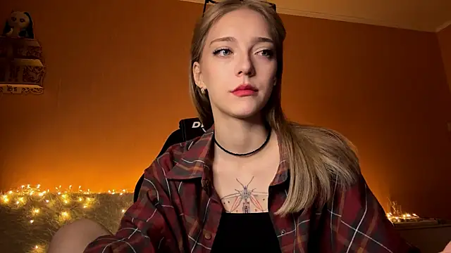 EvaPeace online show from 10/12/25, 04:19