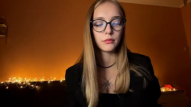 EvaPeace online show from 10/09/25, 05:02