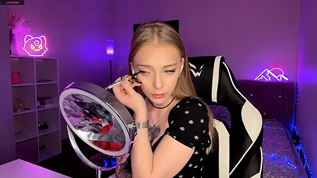 EvaPeace online show from 03/22/26, 12:29