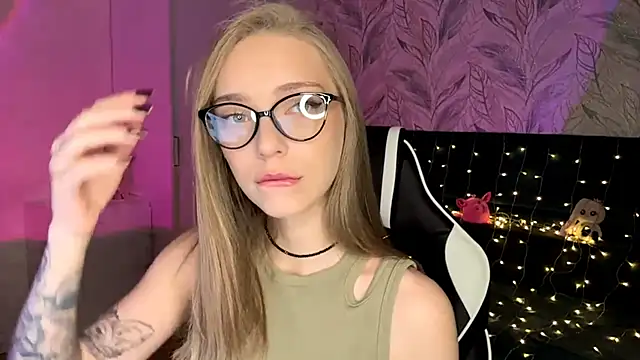 EvaPeace online show from 12/03/25, 07:24