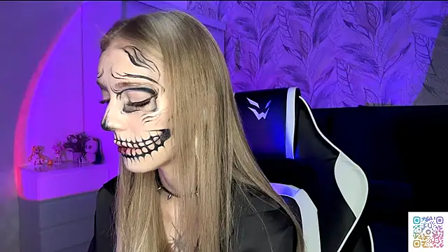 EvaPeace online show from 10/31/25, 04:14