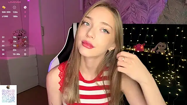 EvaPeace online show from 12/02/25, 07:15