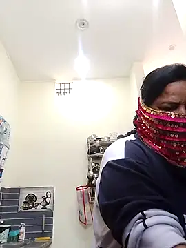 Snapshot of Honey-26 chatting on 11/17/25, 06:39 Honey-26 online show from 11/17/25, 06:39