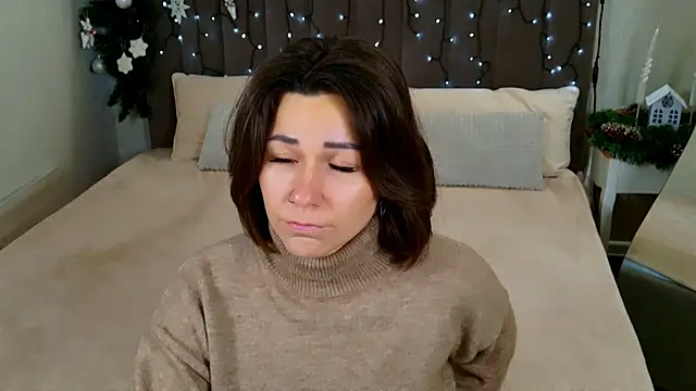 EdenSolis online show from 12/15/25, 09:04