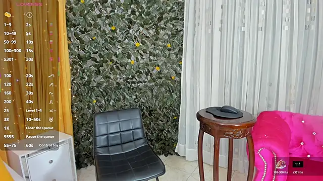 Snapshot of Grecia_Moore chatting on 11/02/25, 09:42 Grecia Moore online show from 11/02/25, 09:42