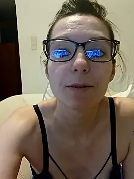 Snapshot of labellerose chatting on 01/08/26, 06:03 labellerose online show from 01/08/26, 06:03