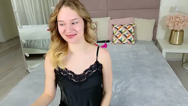 IndieMoon online show from 02/15/26, 06:07