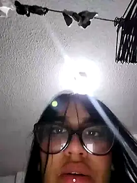 Snapshot of Valen_russo chatting on 10/16/25, 02:53 Valen russo online show from 10/16/25, 02:53