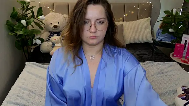 Snapshot of Briarx chatting on 06/16/26, 07:47 Briarx online show from 06/16/26, 07:47