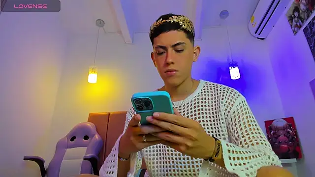 Iam criss09 online show from 12/15/25, 08:03