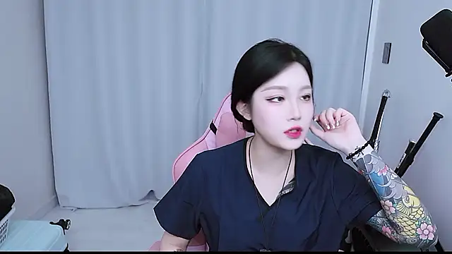 MISA 02 online show from 12/16/25, 12:20