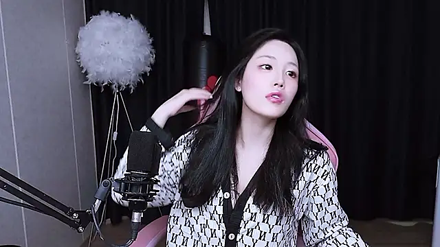 MISA 02 online show from 10/24/25, 12:15