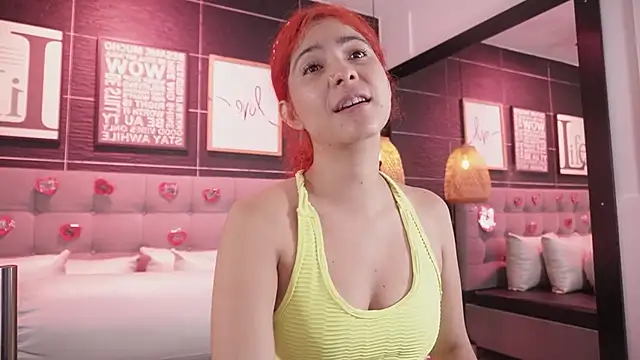 Snapshot of Thalia_Karlson chatting on 02/14/26, 01:44 Thalia Karlson online show from 02/14/26, 01:44