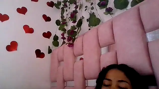abby moss 2 online show from 04/22/26, 12:45