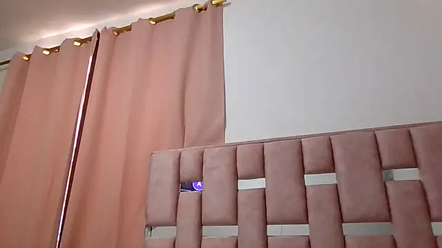 Snapshot of abby_moss_2 chatting on 12/20/25, 05:38 abby moss 2 online show from 12/20/25, 05:38