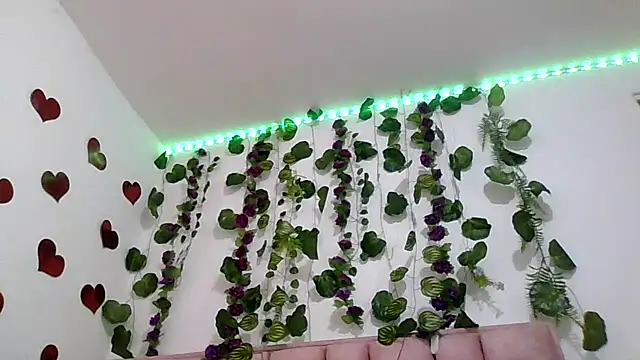 abby moss 2 online show from 04/16/26, 12:28