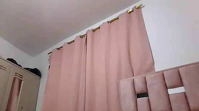 Snapshot of abby_moss_2 chatting on 12/19/25, 06:16 abby moss 2 online show from 12/19/25, 06:16