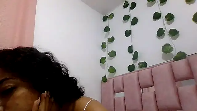 Snapshot of abby_moss_2 chatting on 02/13/26, 12:27 abby moss 2 online show from 02/13/26, 12:27