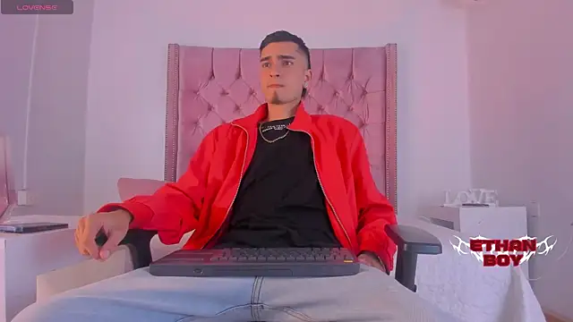 Ethan Boy  online show from 10/27/25, 08:43