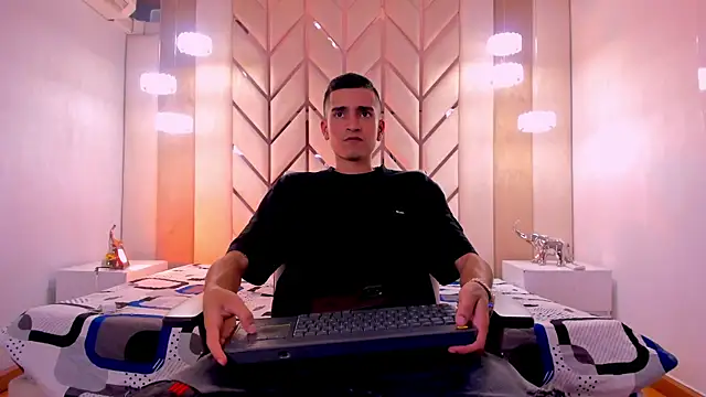 Ethan Boy  online show from 02/06/26, 08:05