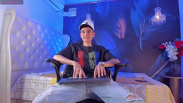 Ethan Boy  online show from 12/05/25, 09:12