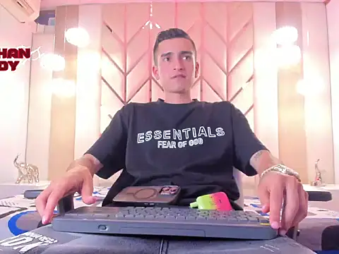 Ethan Boy  online show from 02/21/26, 08:33