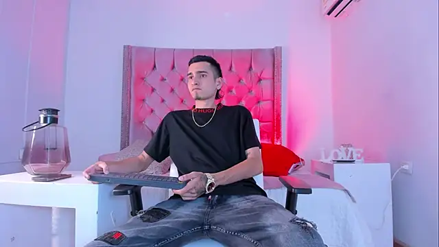 Ethan Boy  online show from 10/16/25, 07:55