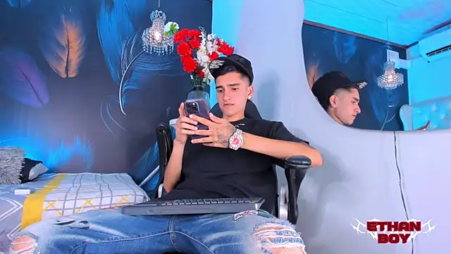 Ethan Boy  online show from 12/22/25, 07:14