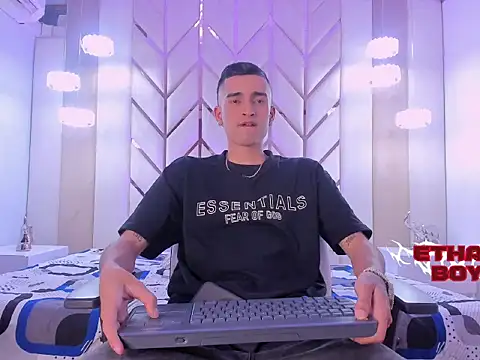 Ethan Boy  online show from 02/03/26, 08:14