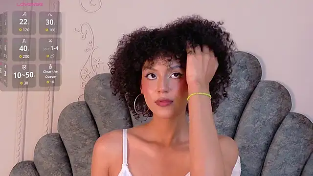 Snapshot of Lila-Rose chatting on 10/20/25, 12:45 Lila-Rose online show from 10/20/25, 12:45