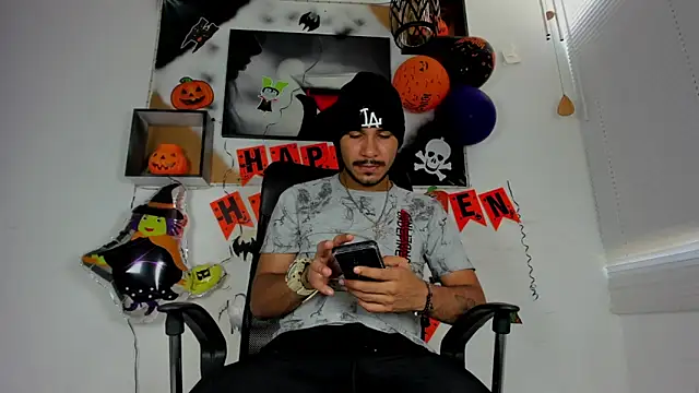 jhapsson wong online show from 10/26/25, 02:06