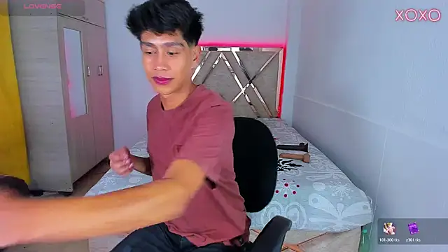 Jacovo2002 online show from 10/20/25, 01:51