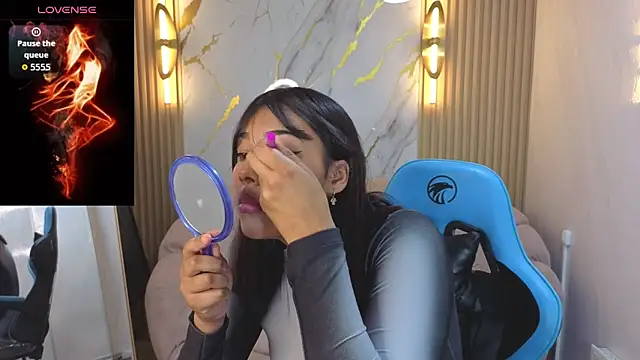 Catherine b  online show from 10/15/25, 08:06