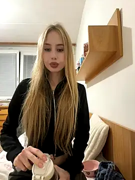 JudithCarly online show from 11/07/25, 06:23