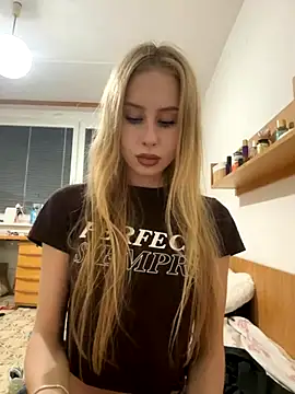 JudithCarly online show from 12/05/25, 09:23