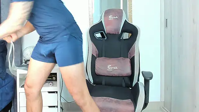 Ken mailik1 online show from 11/06/25, 10:14