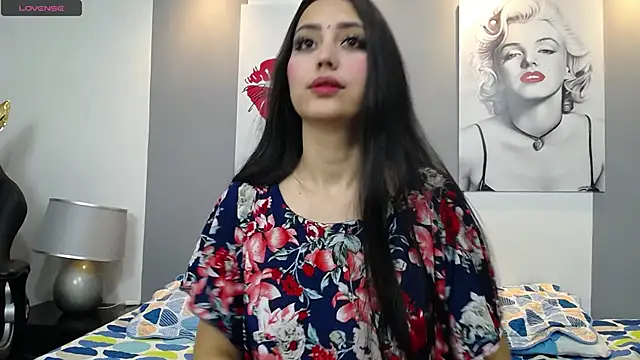 Snapshot of _tahira__ chatting on 10/16/25, 01:19 tahira online show from 10/16/25, 01:19